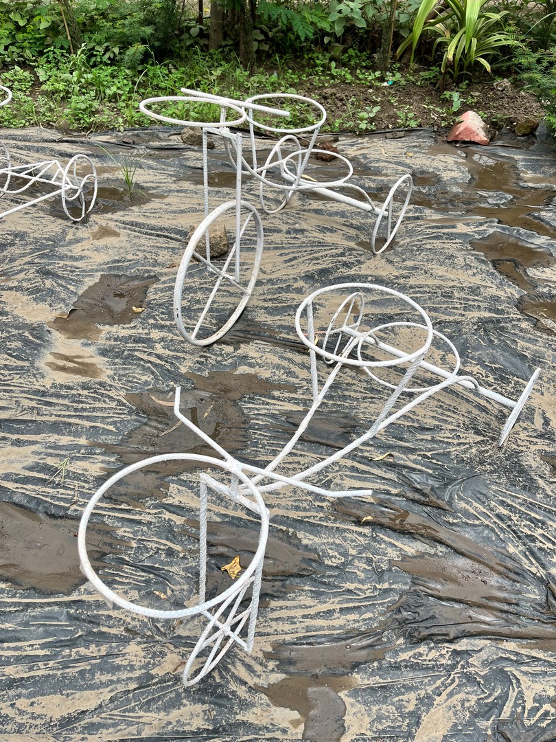 Cycle Multi Pot Stand (लोहे का साइकिल स्टैंड) — stand for sale at Janki Vatika plant nursery, Talawali Chanda, Indore, photo 2 of 2