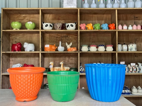Plastic Pots (Textured and Coloured) (प्लास्टिक गमला) — planter for sale at Janki Vatika plant nursery, Talawali Chanda, Indore — Pots & Planters